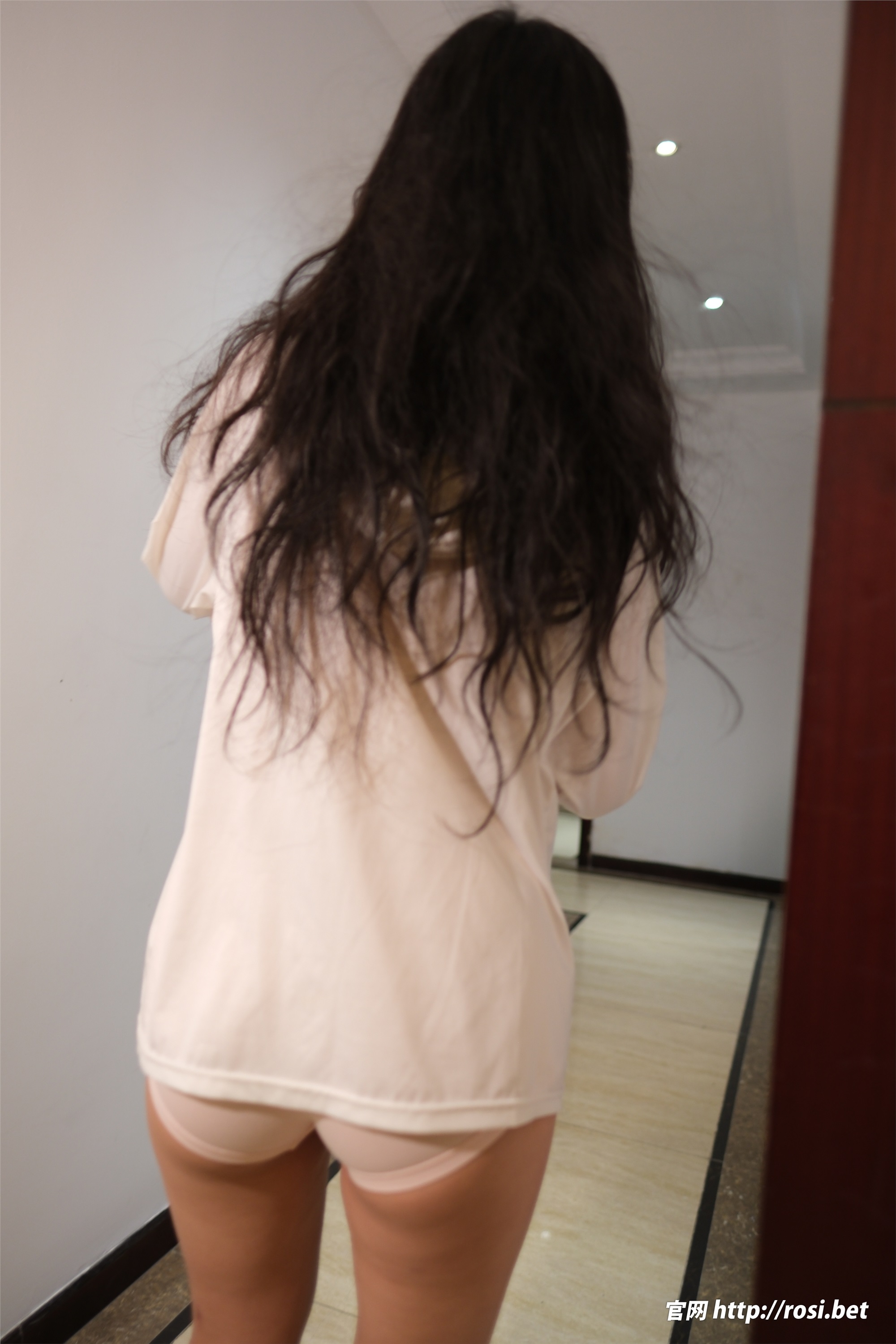 ROSI写真 2025.11.23 NO.5102